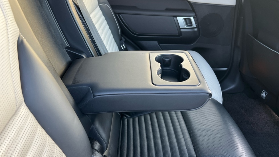 Used Land Rover Discovery 2023 for sale - 76851154: Photo 51