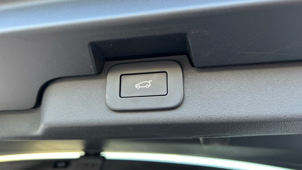 Used Land Rover Discovery 2023 for sale - 76851154: Photo 56