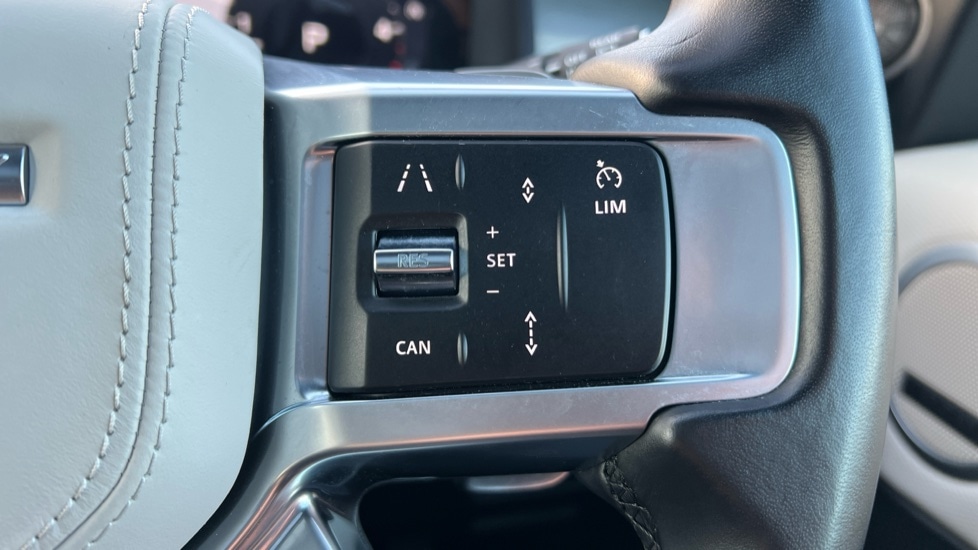 Used Land Rover Discovery 2023 for sale - 76851154: Photo 73