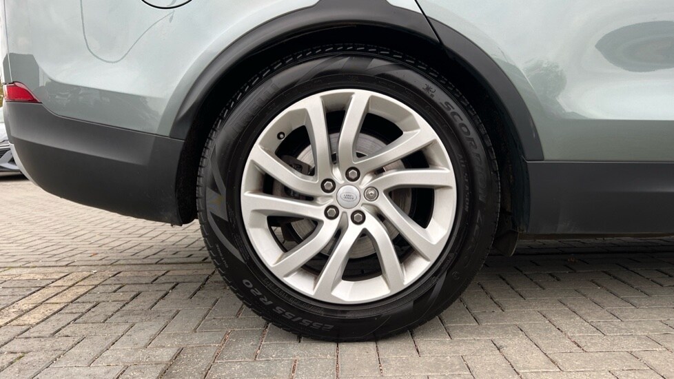 Used Land Rover Discovery 2017 for sale - 76273006: Photo 32
