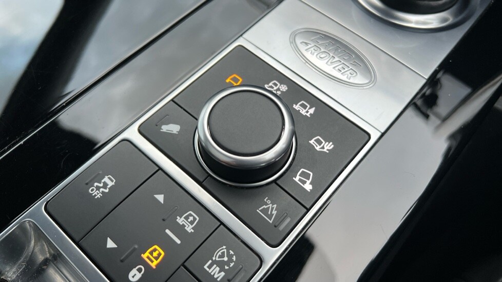 Used Land Rover Discovery 2017 for sale - 76273006: Photo 66