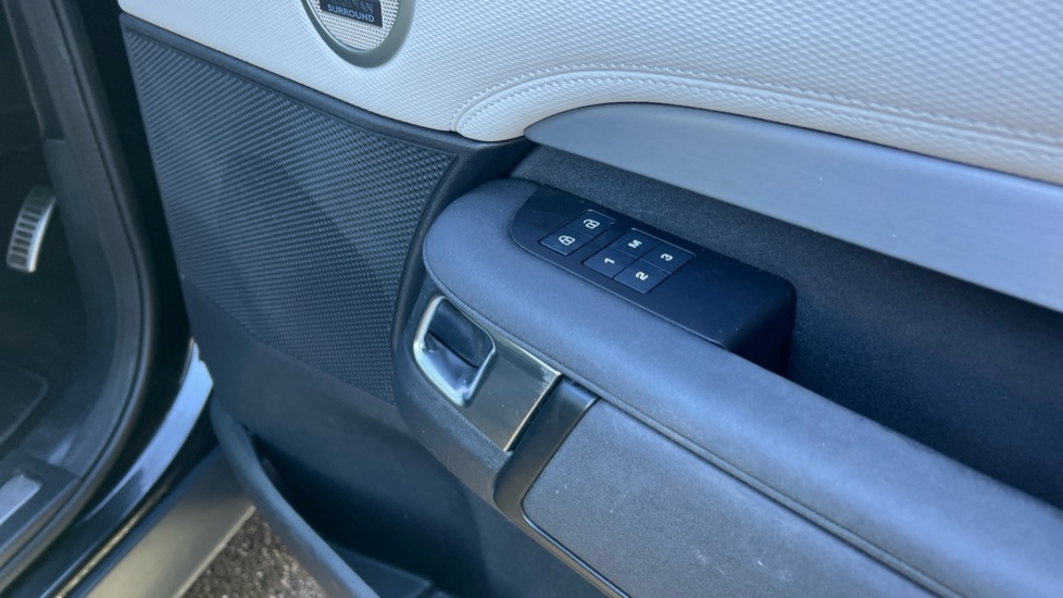 Used Land Rover Discovery 2023 for sale - 76894574: Photo 42