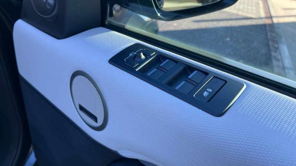 Used Land Rover Discovery 2023 for sale - 76894574: Photo 43