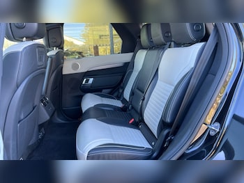 Used Land Rover Discovery 2023 for sale - 76894574: Photo