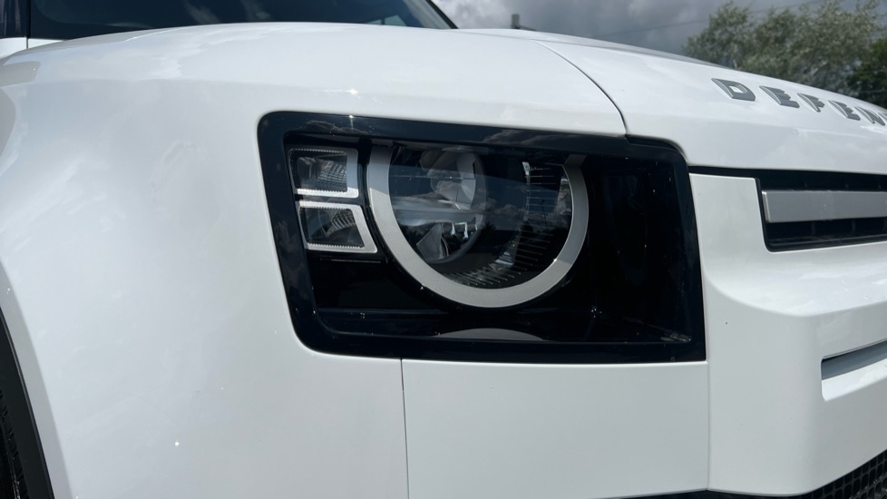 Used Land Rover Defender 2022 for sale - 76140060: Photo 17