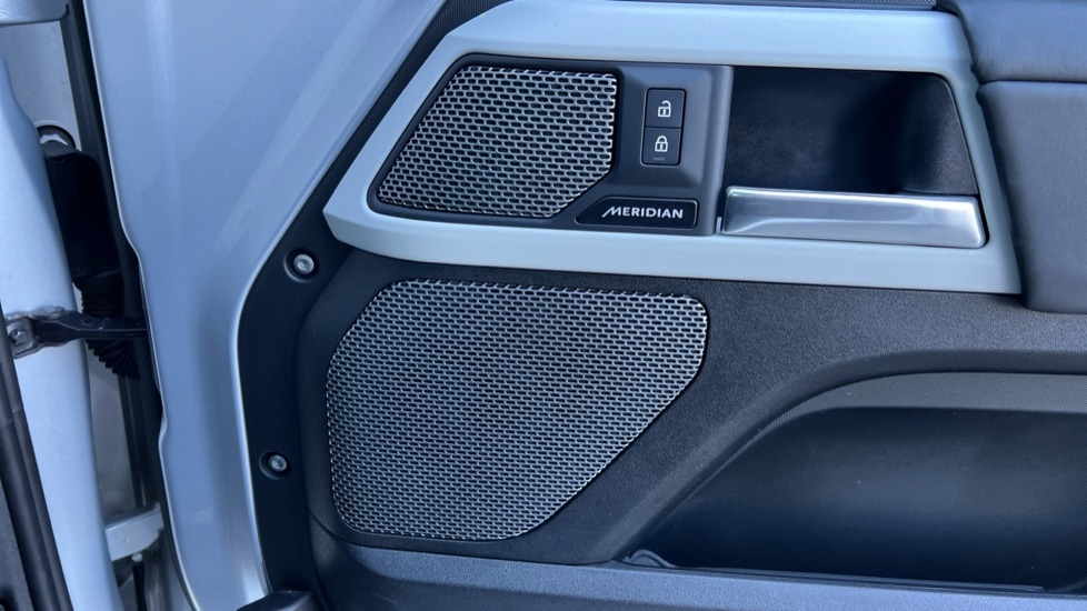 Used Land Rover Defender 2023 for sale - 76894605: Photo 49