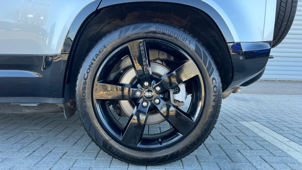 Used Land Rover Defender 2023 for sale - 76894605: Photo 8