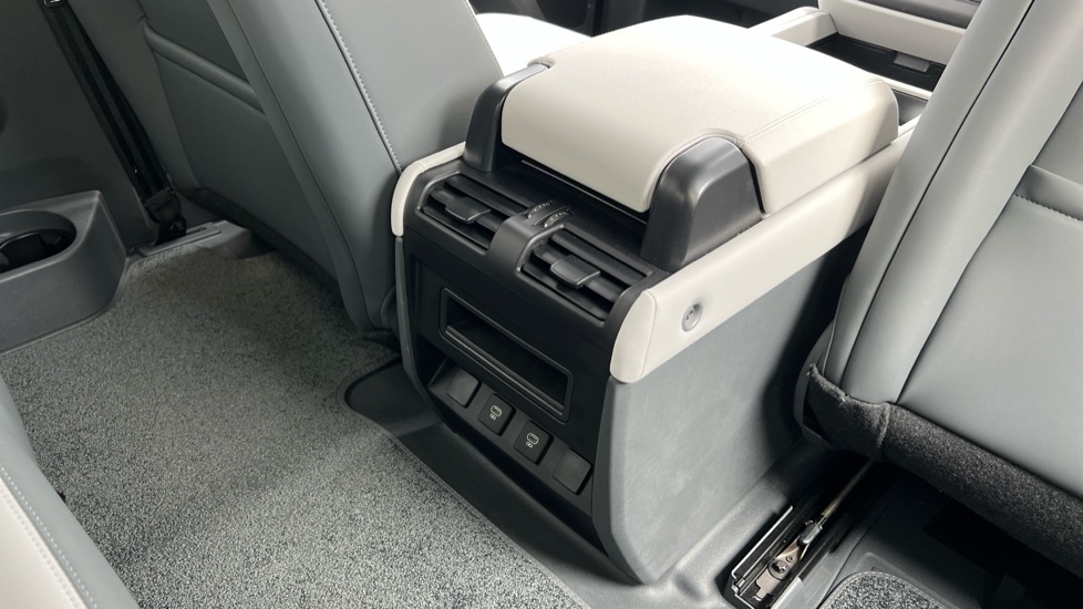 Used Land Rover Defender 2025 for sale - 76139986: Photo 18