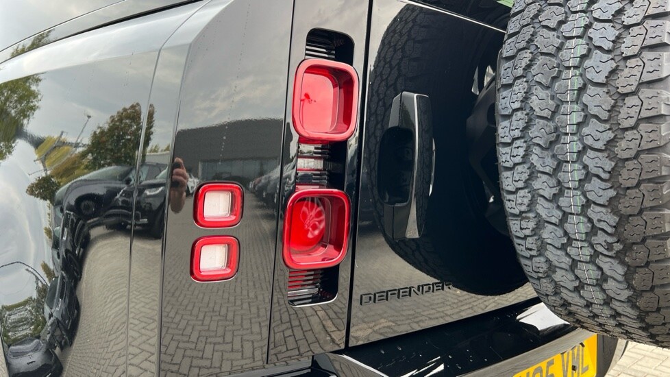 Used Land Rover Defender 2025 for sale - 76139986: Photo 19