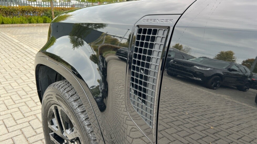 Used Land Rover Defender 2025 for sale - 76139986: Photo 20