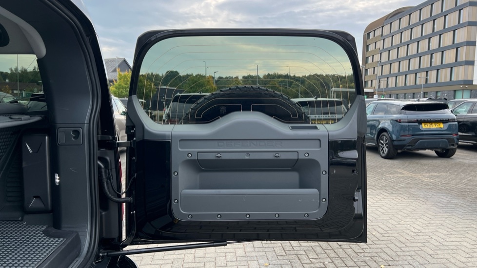 Used Land Rover Defender 2025 for sale - 76139986: Photo 23