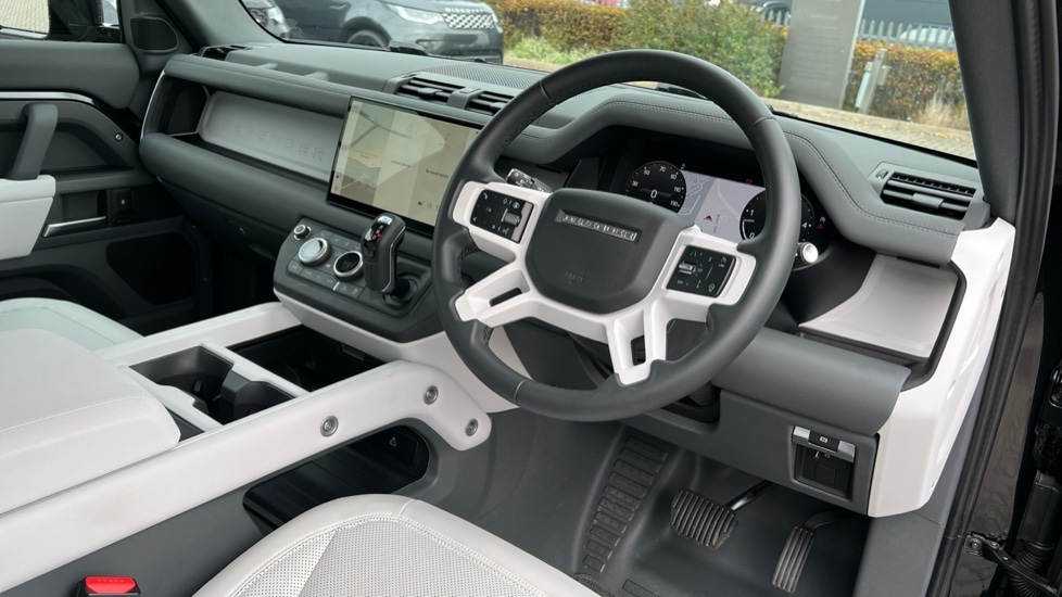 Used Land Rover Defender 2025 for sale - 76139986: Photo 28