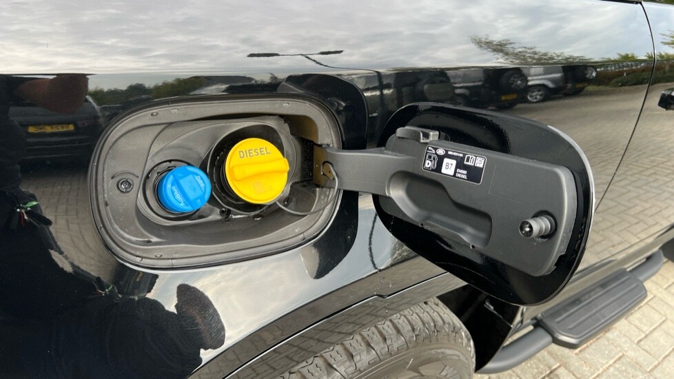Used Land Rover Defender 2025 for sale - 76139986: Photo 42