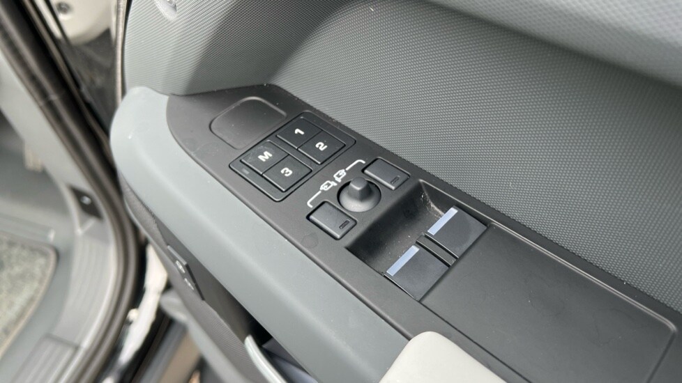 Used Land Rover Defender 2025 for sale - 76139986: Photo 43