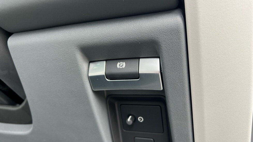 Used Land Rover Defender 2025 for sale - 76139986: Photo 46