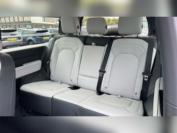 Used Land Rover Defender 2025 for sale - 76139986: Photo 4