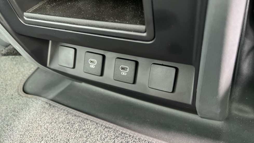 Used Land Rover Defender 2025 for sale - 76139986: Photo 52