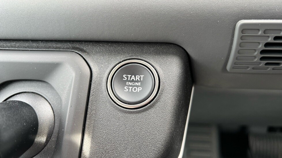 Used Land Rover Defender 2025 for sale - 76139986: Photo 65