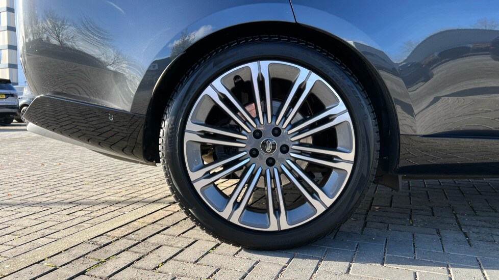 Used Land Rover Range Rover 2024 for sale - 76540049: Photo 32