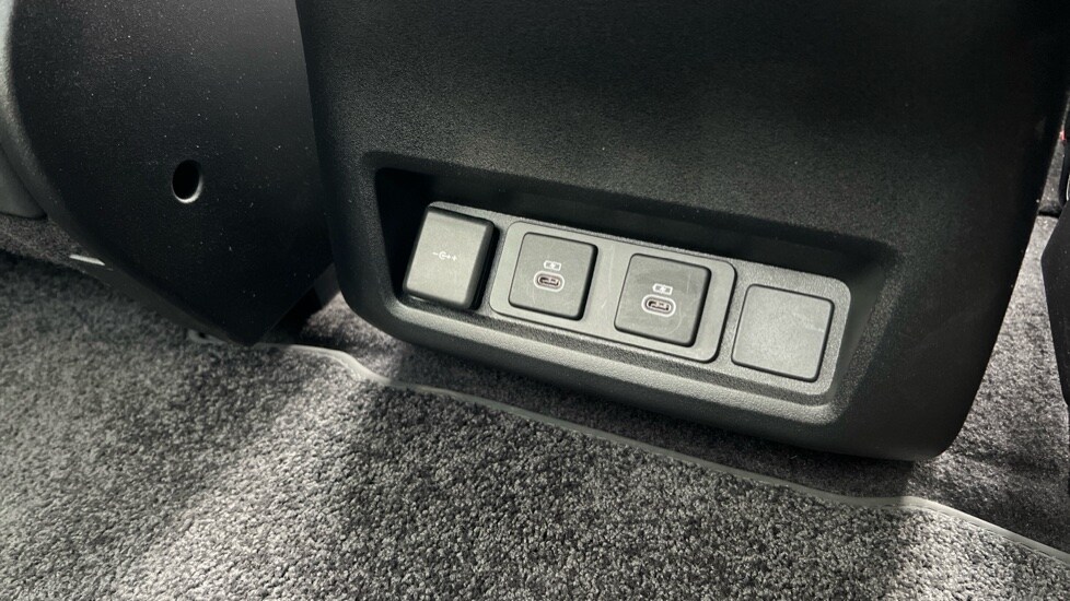 Used Land Rover Discovery 2024 for sale - 76914958: Photo 41