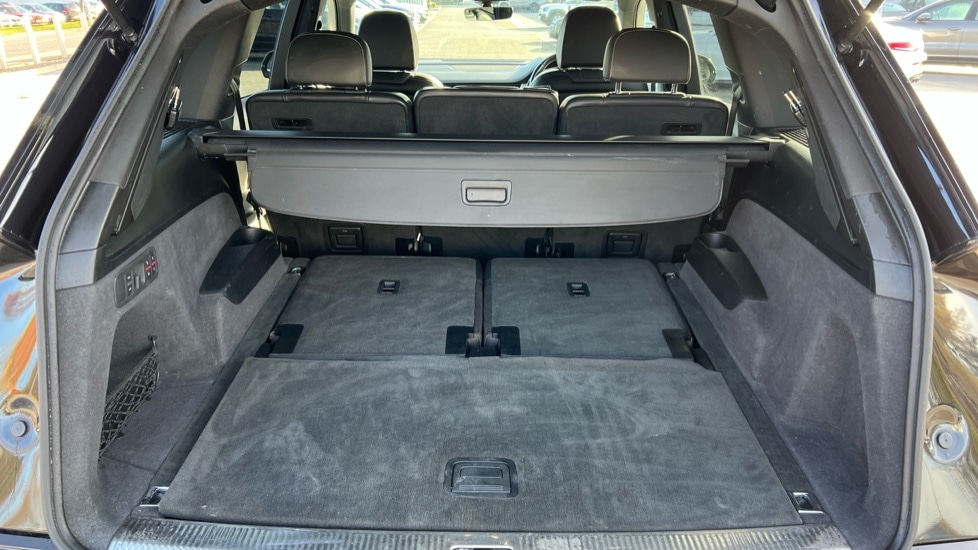 Used Audi Q7 2018 for sale - 76901210: Photo 15