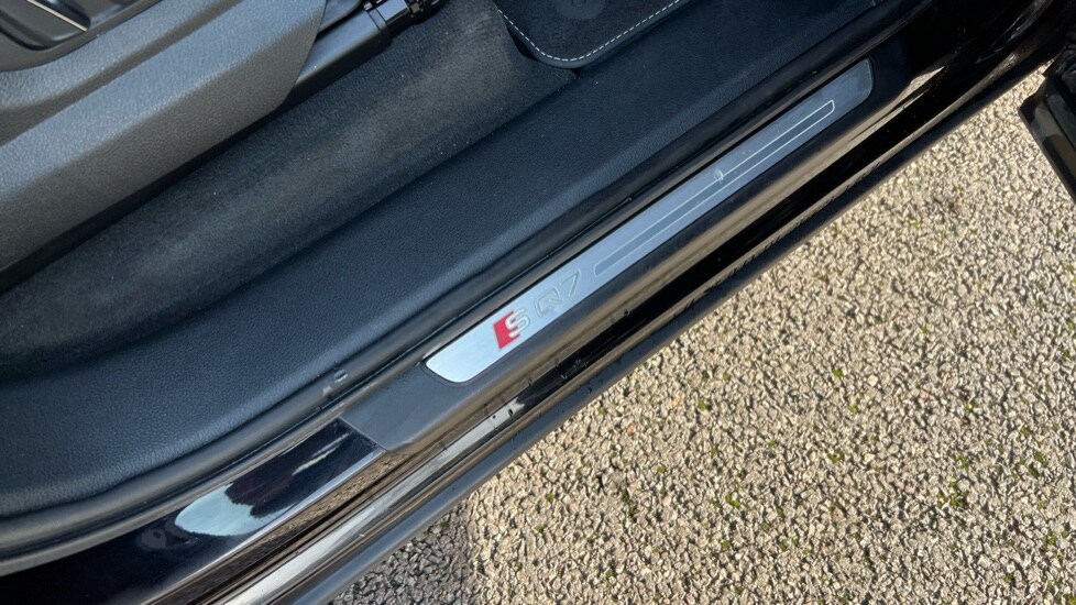 Used Audi Q7 2018 for sale - 76901210: Photo 52