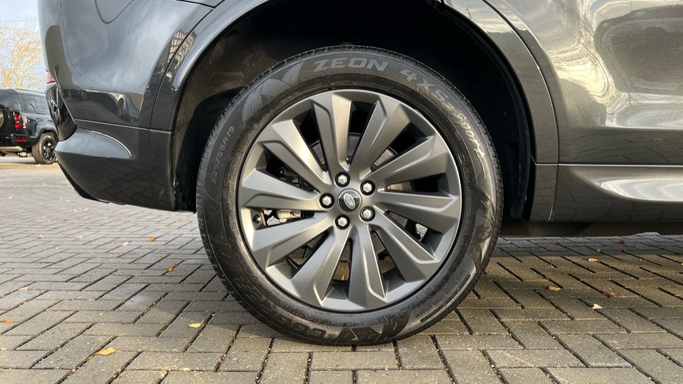 Used Land Rover Discovery Sport 2023 for sale - 76881917: Photo 32