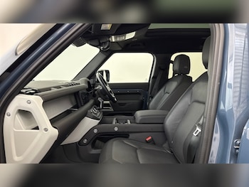Used Land Rover Defender 2023 for sale - 75534292: Photo