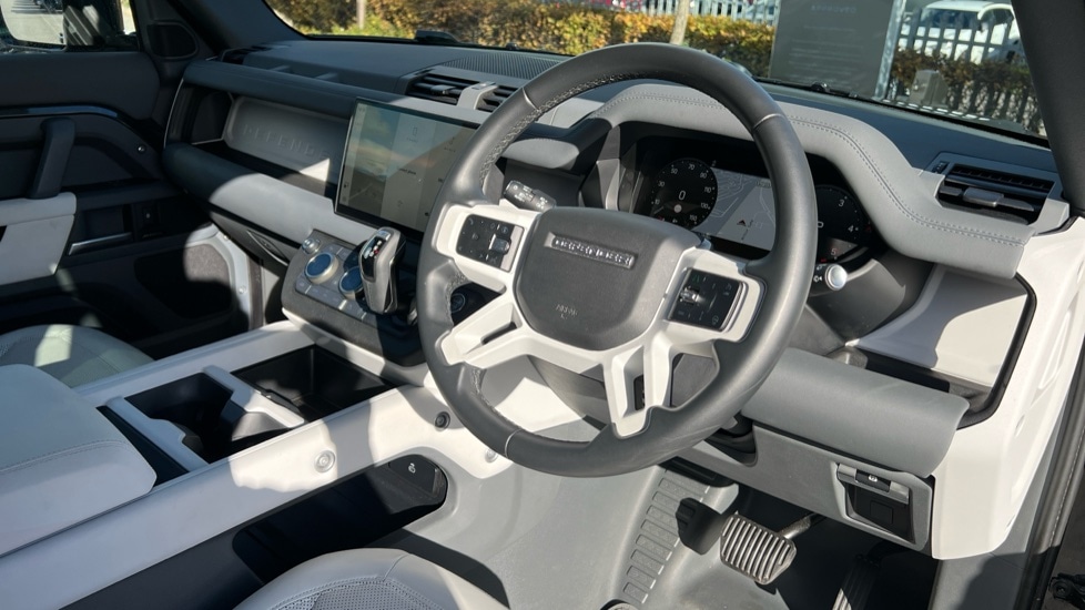 Used Land Rover Defender 2024 for sale - 76597829: Photo 28