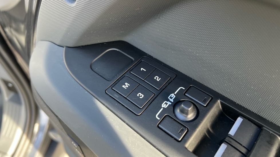 Used Land Rover Defender 2024 for sale - 76597829: Photo 45