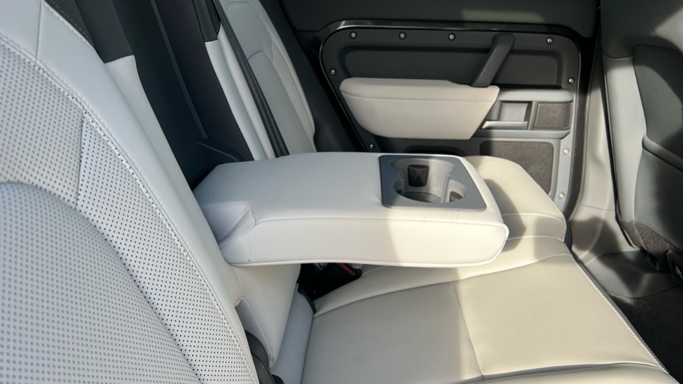 Used Land Rover Defender 2024 for sale - 76597829: Photo 53