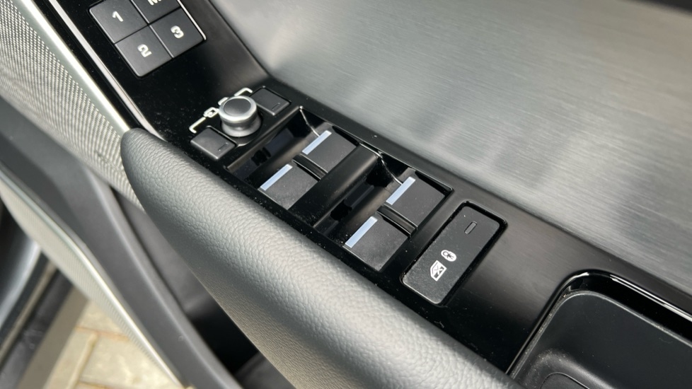Used Land Rover Range Rover Velar 2018 for sale - 76180214: Photo 42