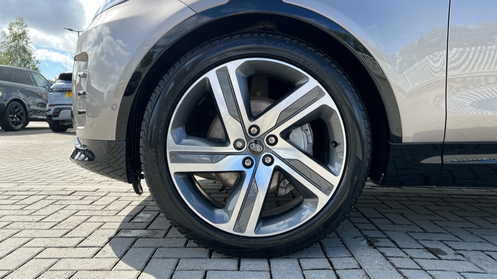 Used Land Rover Discovery 2024 for sale - 76442065: Photo 31