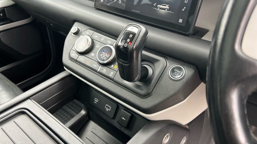 Used Land Rover Defender 2020 for sale - 77079078: Photo 13