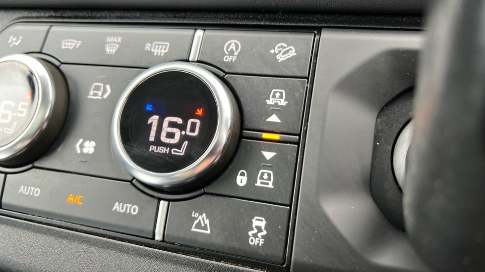 Used Land Rover Defender 2020 for sale - 77079078: Photo 68