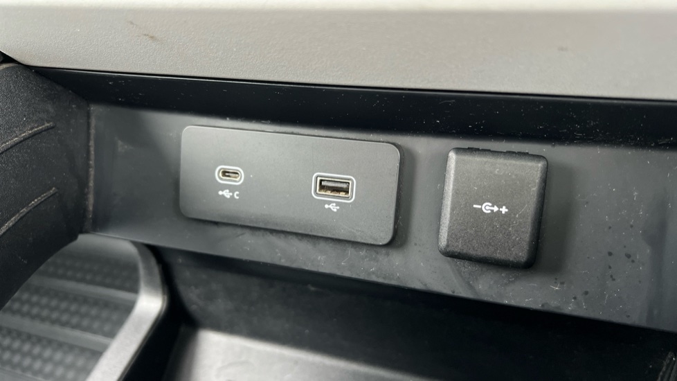 Used Land Rover Defender 2020 for sale - 77079078: Photo 70