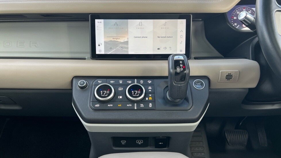 Used Land Rover Defender 2021 for sale - 76338785: Photo 14