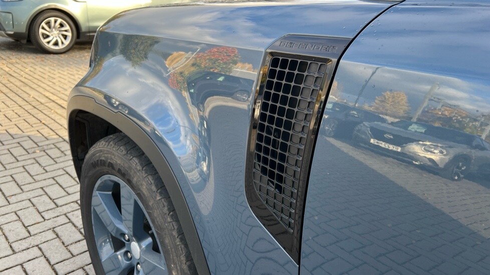 Used Land Rover Defender 2021 for sale - 76338785: Photo 20