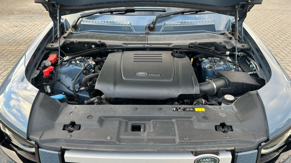 Used Land Rover Defender 2021 for sale - 76338785: Photo 30