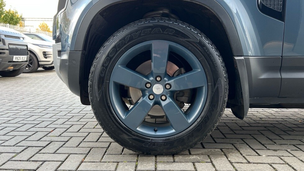 Used Land Rover Defender 2021 for sale - 76338785: Photo 31