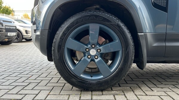 Used Land Rover Defender 2021 for sale - 76338785: Photo 31
