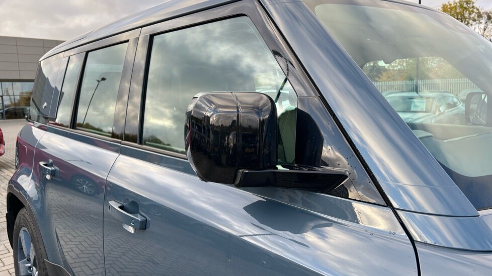 Used Land Rover Defender 2021 for sale - 76338785: Photo 34