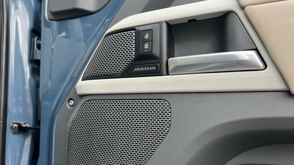 Used Land Rover Defender 2021 for sale - 76338785: Photo 45