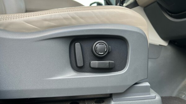 Used Land Rover Defender 2021 for sale - 76338785: Photo 46