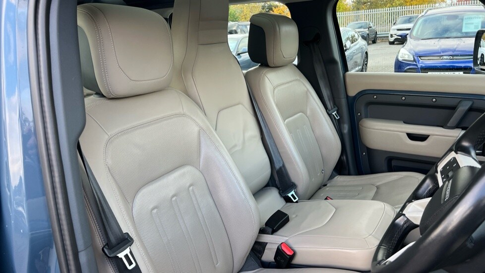Used Land Rover Defender 2021 for sale - 76338785: Photo 51