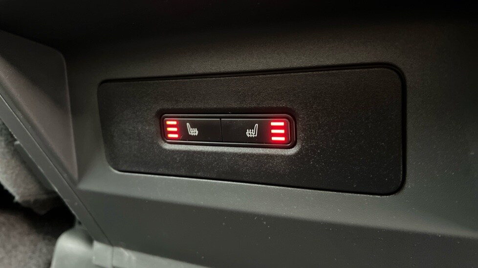 Used Land Rover Defender 2021 for sale - 76338785: Photo 56