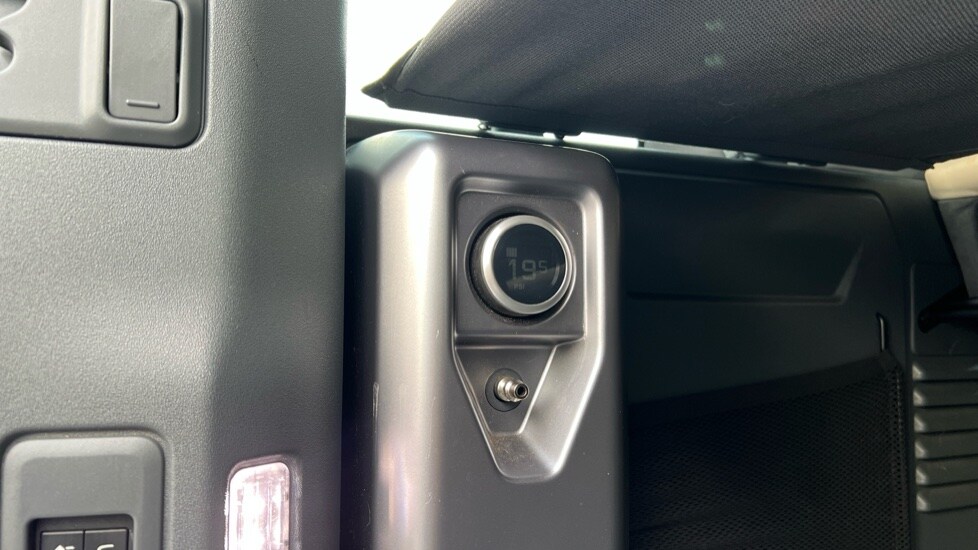 Used Land Rover Defender 2021 for sale - 76338785: Photo 57