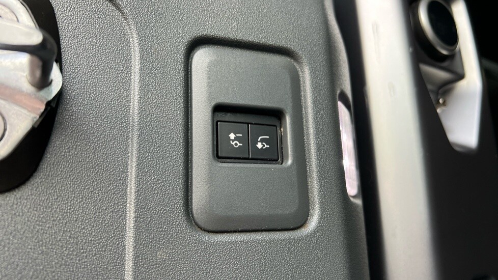 Used Land Rover Defender 2021 for sale - 76338785: Photo 58