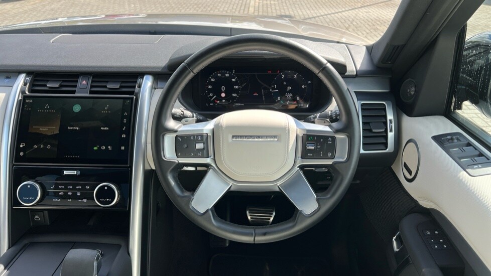 Used Land Rover Discovery 2024 for sale - 76475175: Photo 15