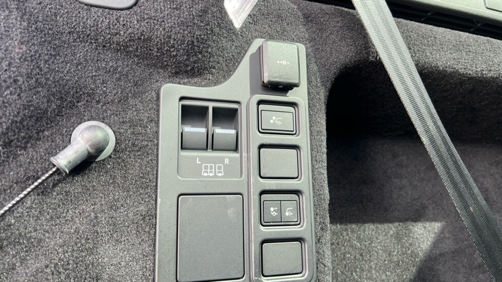 Used Land Rover Discovery 2024 for sale - 76475175: Photo 54